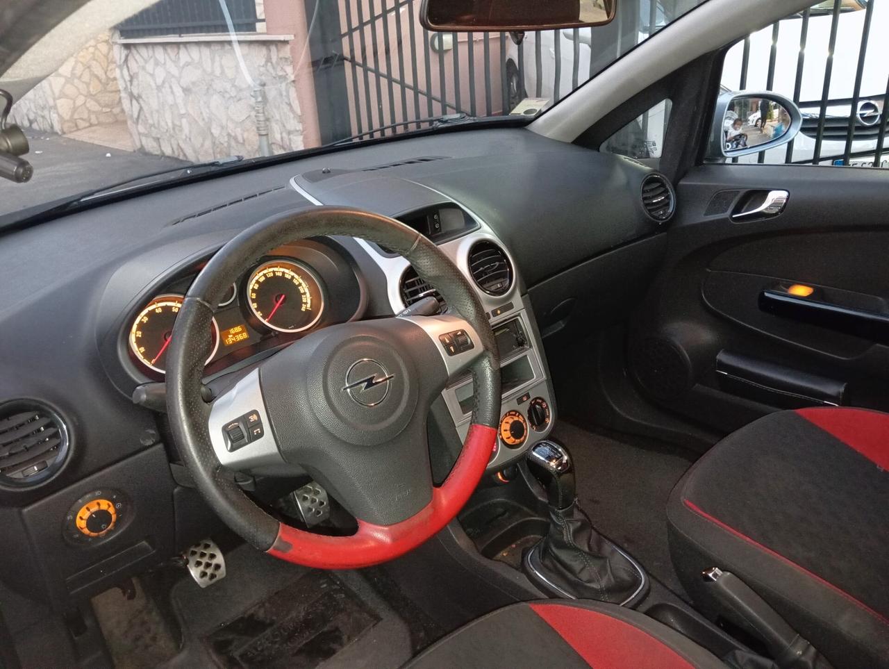 Opel Corsa 1.6 TURBO GSI