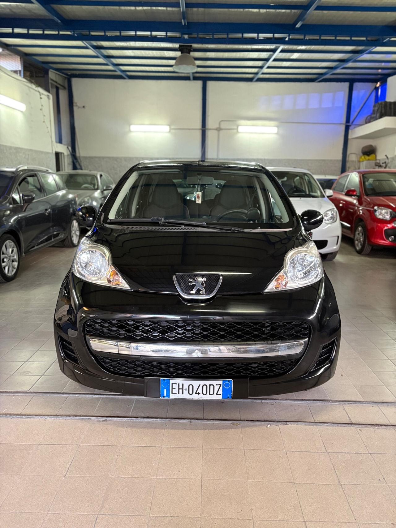 Peugeot 107 AUTOMATICA 1.0 BENZ 5 porte