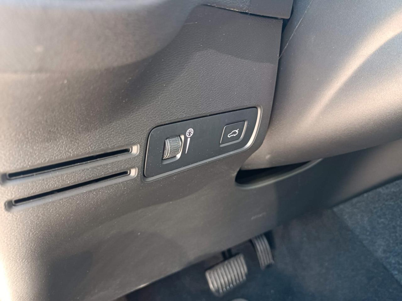 Volvo XC40 T2 Geartronic Momentum Pro