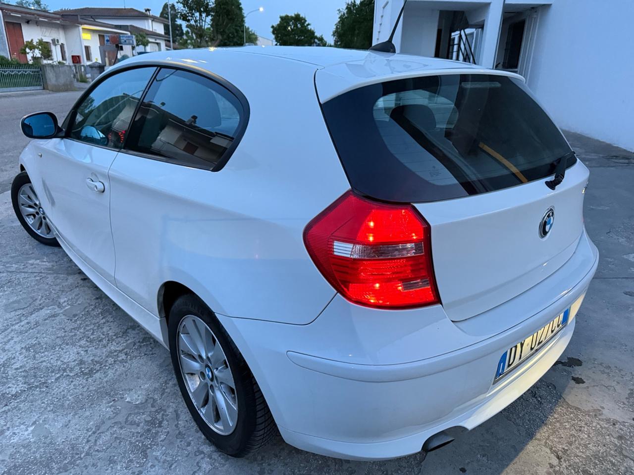 BMW SERIE 1 116D 2.0 DIESEL SOLI 77 MILA KM 09