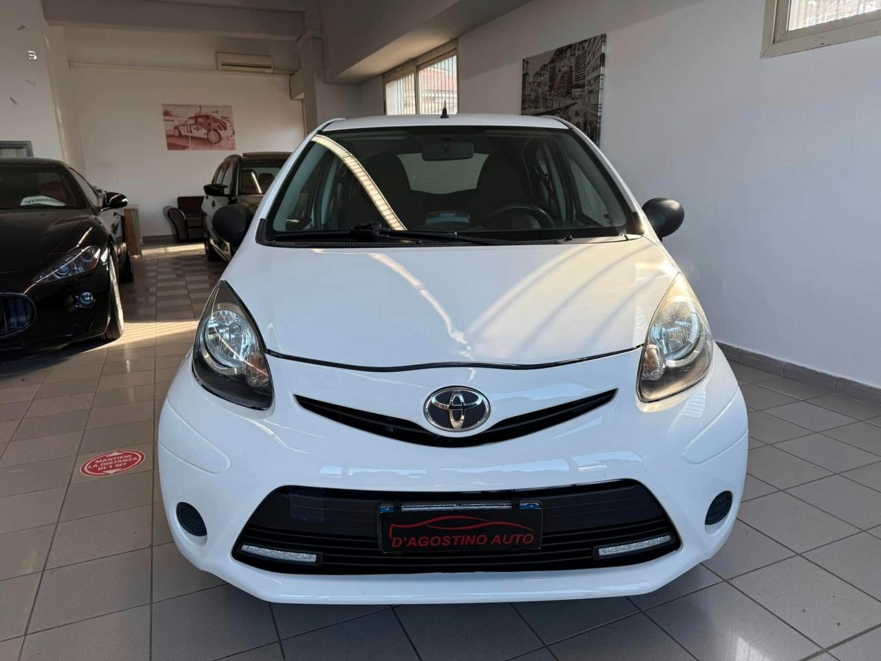 Toyota Aygo 1.0 12V VVT-i 5 porte Lounge Connect