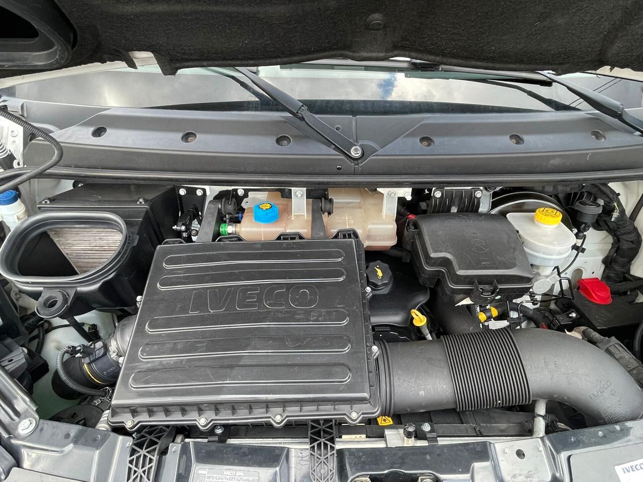 Iveco Daily 35c14 CON CASSA FURGONE BOX