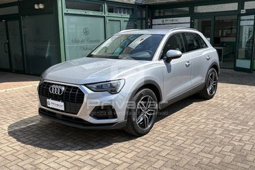 AUDI Q3 35 TDI Business