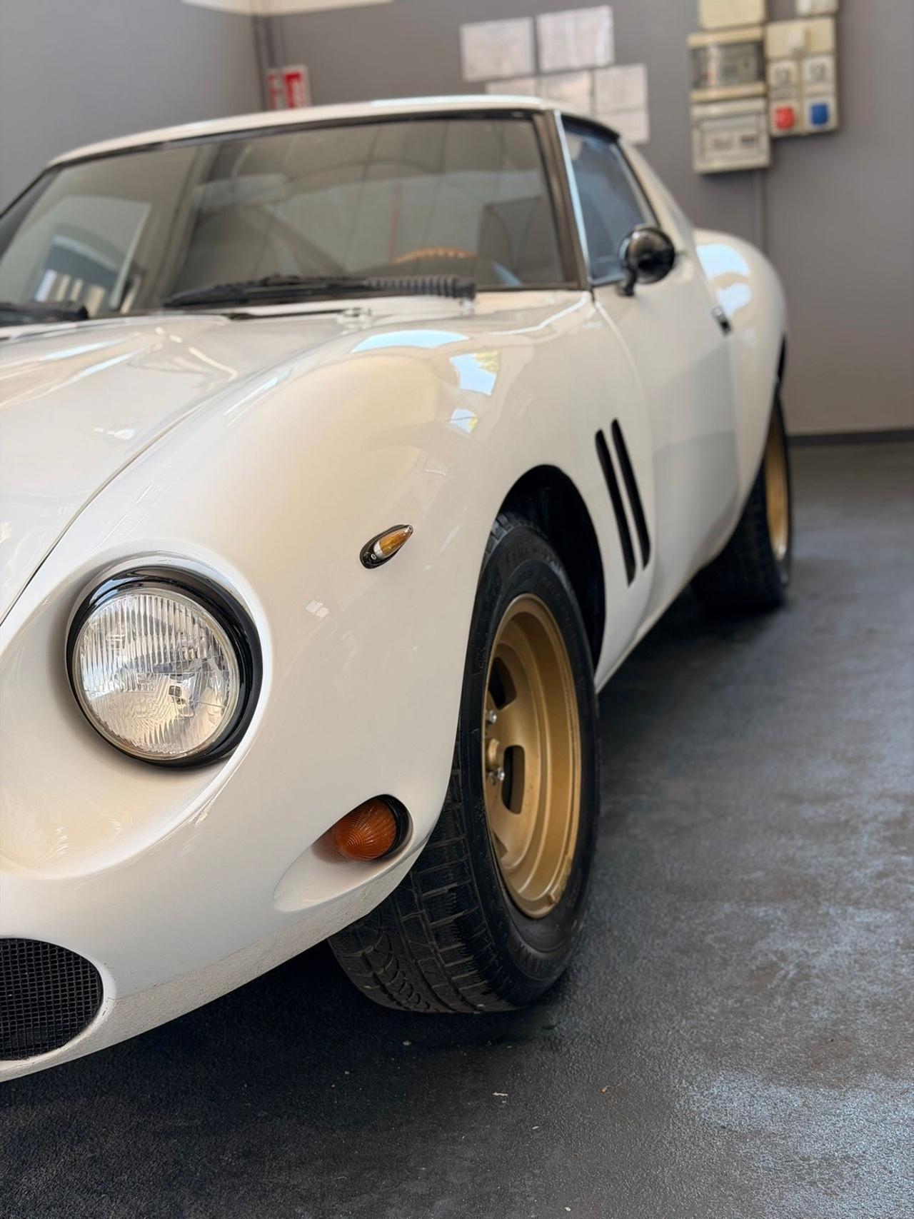 Nissan 280 ZX particolare restauro GTO 250
