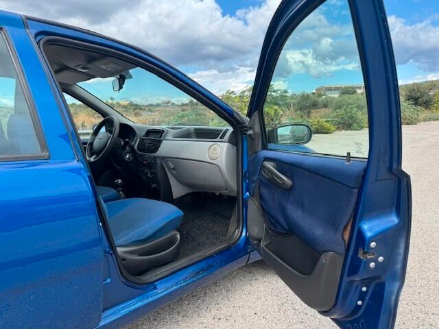 Fiat Punto 1.2i cat 5 porte ELX