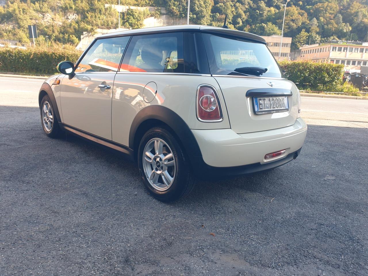 Mini 1.6 16V One (55kW)