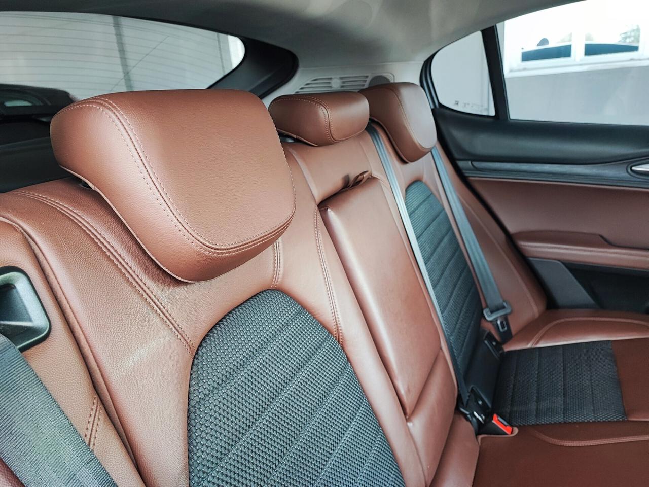 Alfa Romeo Stelvio 2.2 Turbodiesel 180 CV AT8 Q4 Super