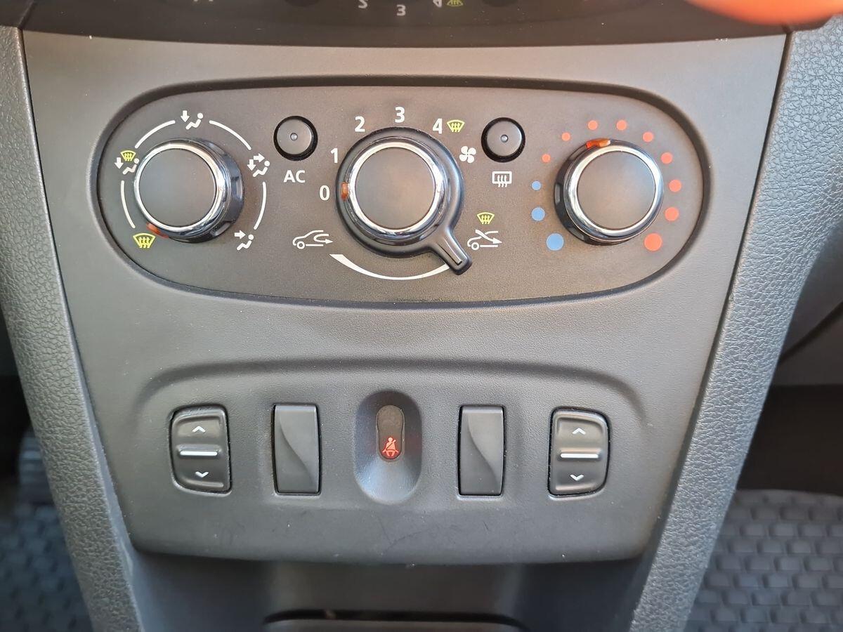 DACIA SANDERO 1.1 B/GPL AMBIANCE