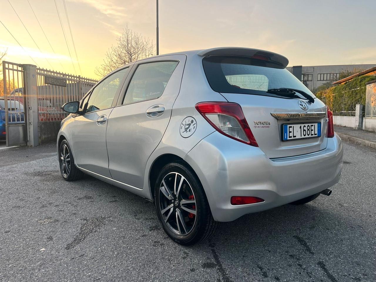 Toyota Yaris 1.4 D-4D Lounge 90CV