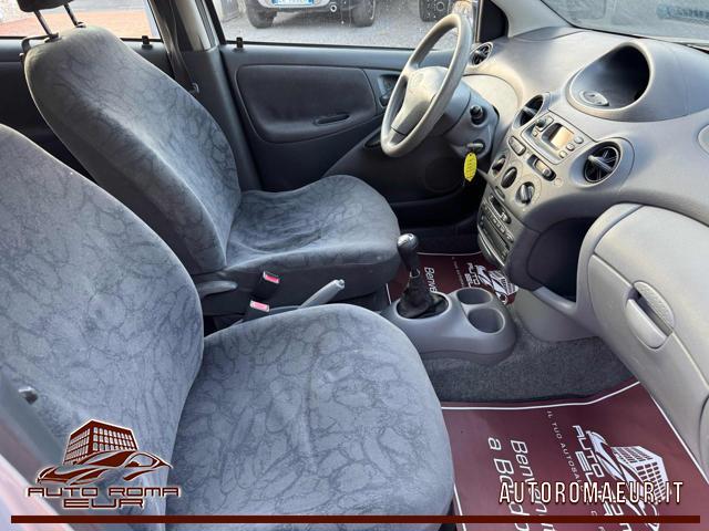TOYOTA Yaris 1.0i 16V cat 5 porte Sol GOMMATA! NEOPATENTATI!