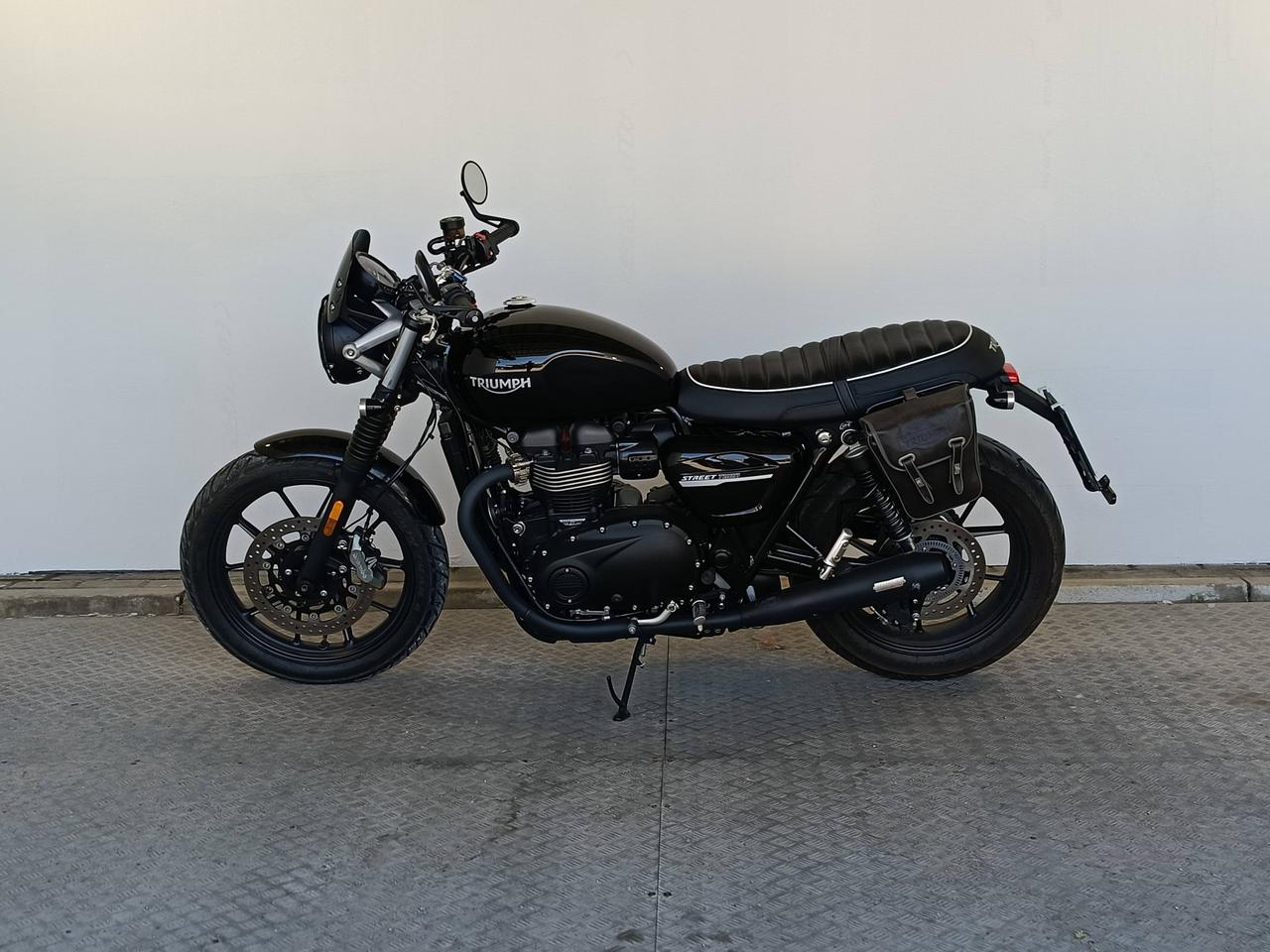 TRIUMPH TRIUMPH STREET TWIN 900
