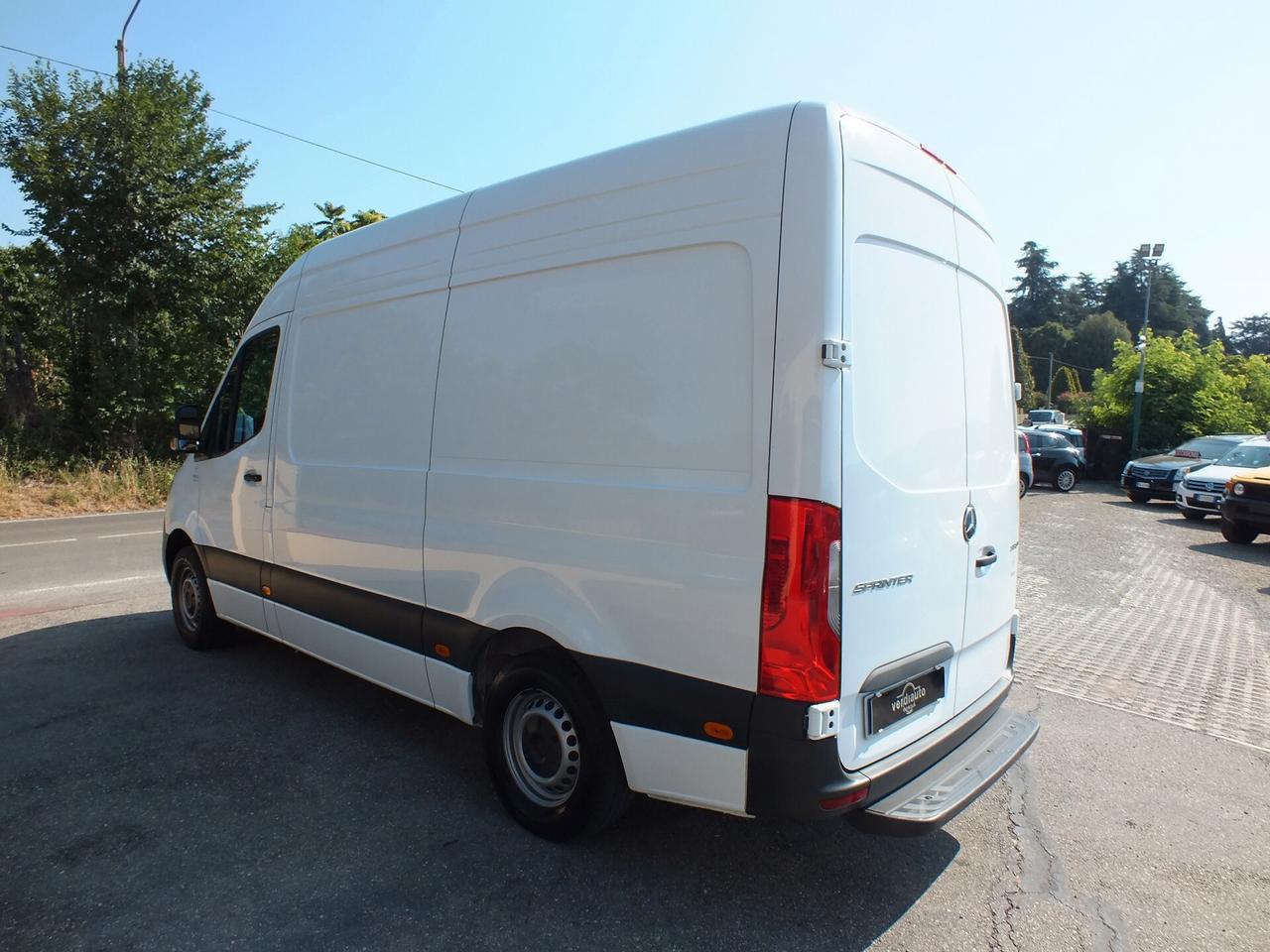 M.B SPRINTER AUTOMATICO COIBENTATO FRIGO 0-4 GRADI
