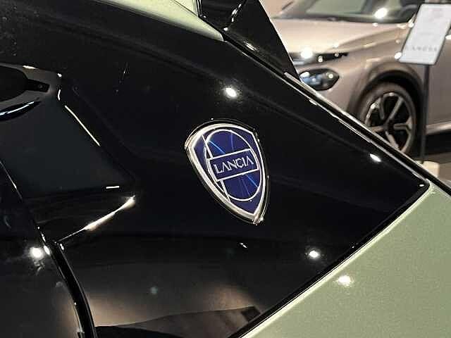 Lancia Ypsilon 1.2 Hybrid e-DCT LX