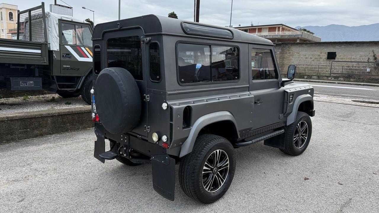 Land Rover Defender KHAN GPL