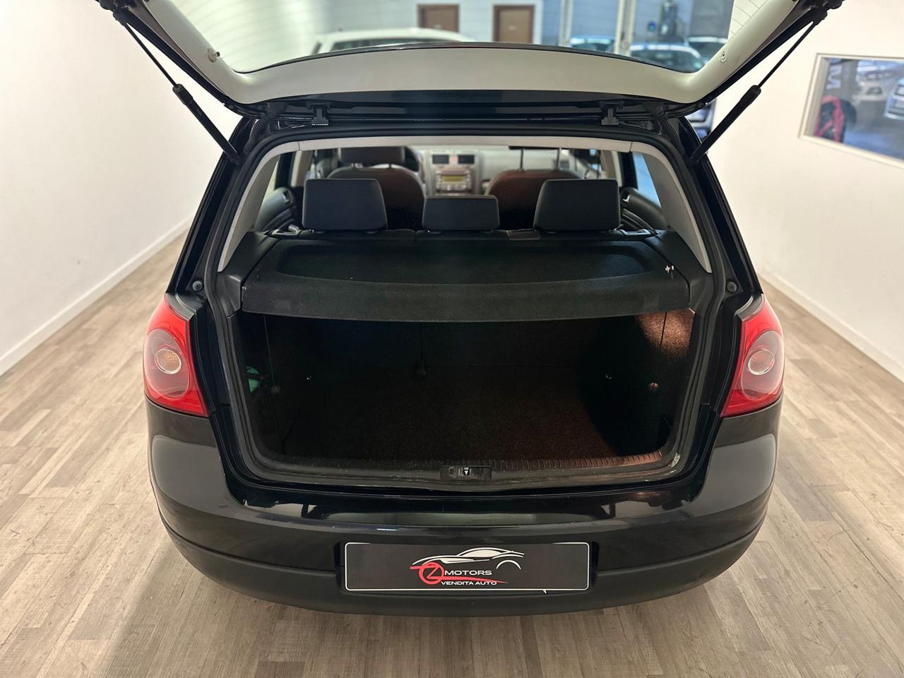 Volkswagen Golf 1.6 16V FSI 5p. Sportline NEOPATENTATI