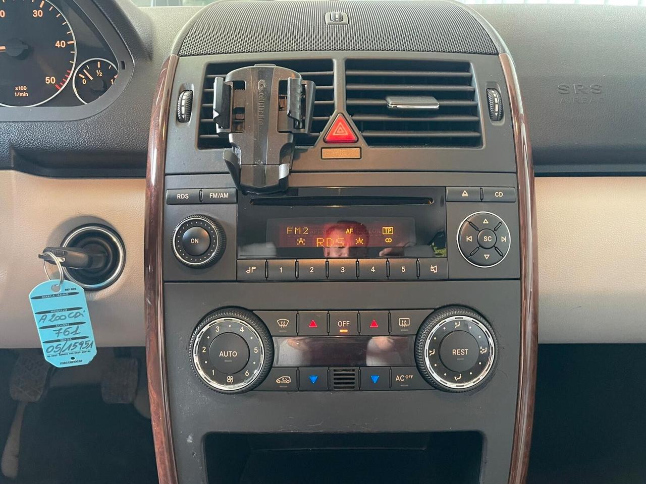 MERCEDES BENZ A 200 NEOPATENTATI UNICO PROPRIETARIO