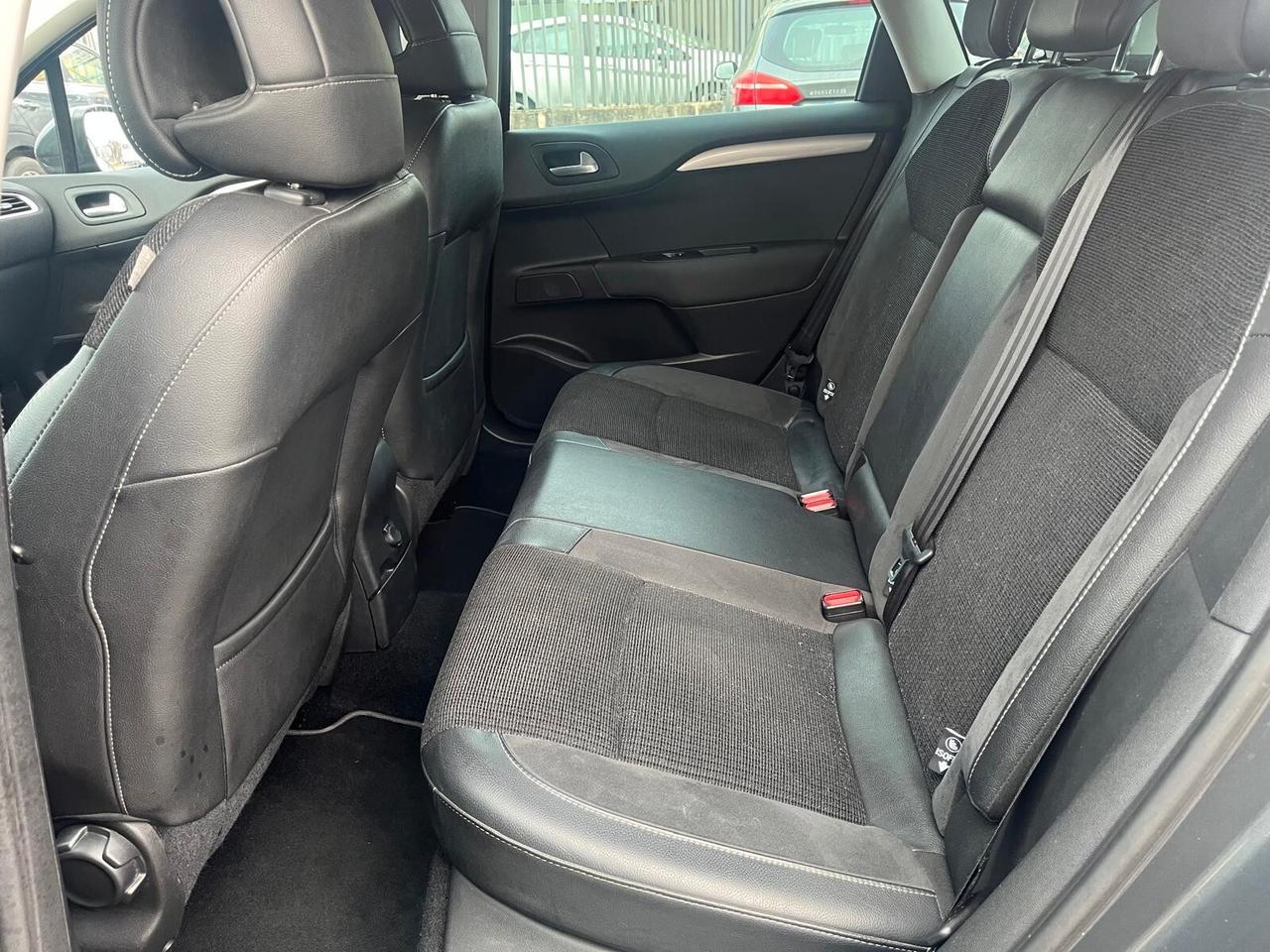 Citroen C4 1.6 VTi 120