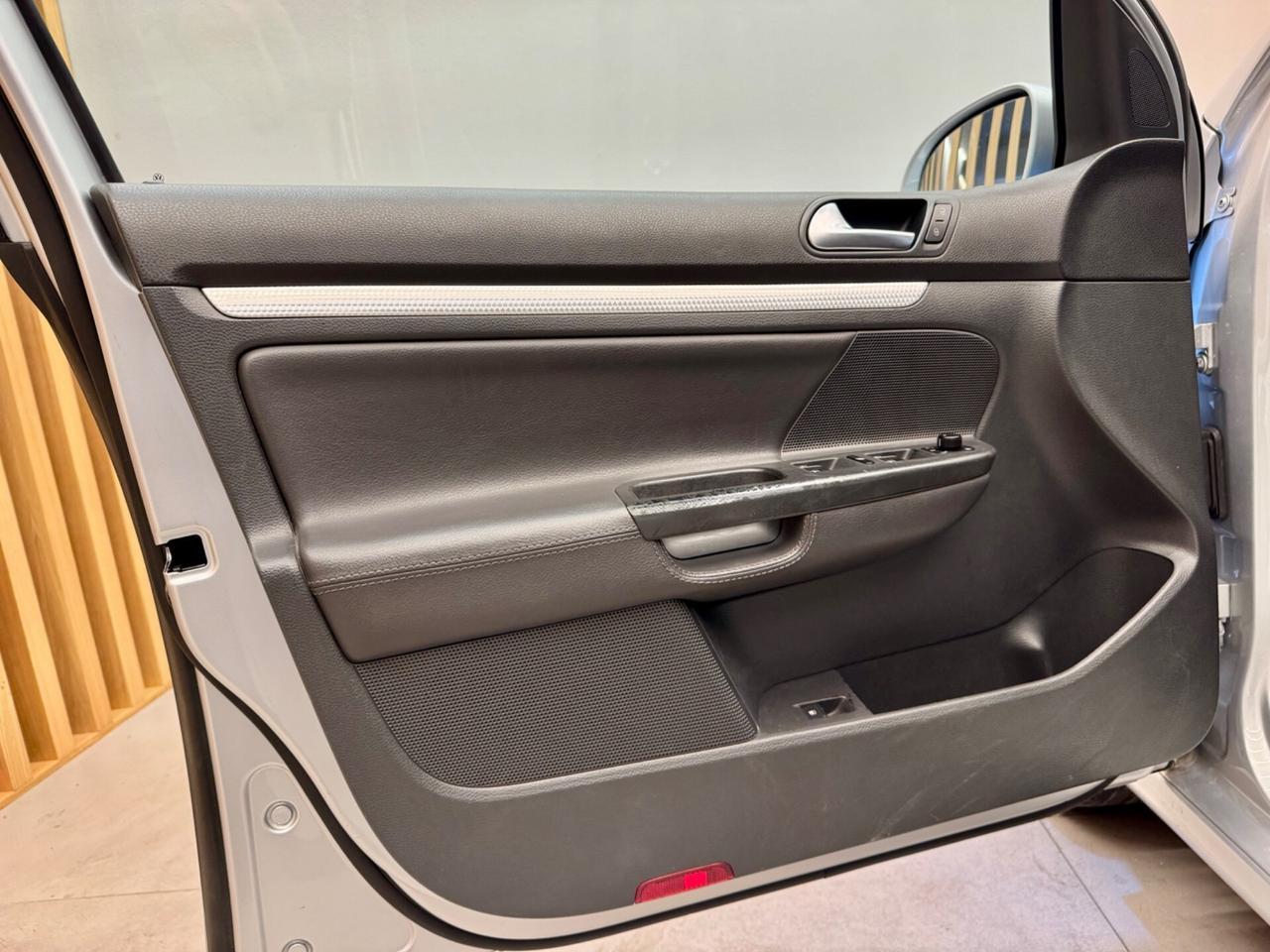 VOLKSWAGEN GOLF R32 5PORTE DSG PELLE TETTO 250CV PERMUTE FULL