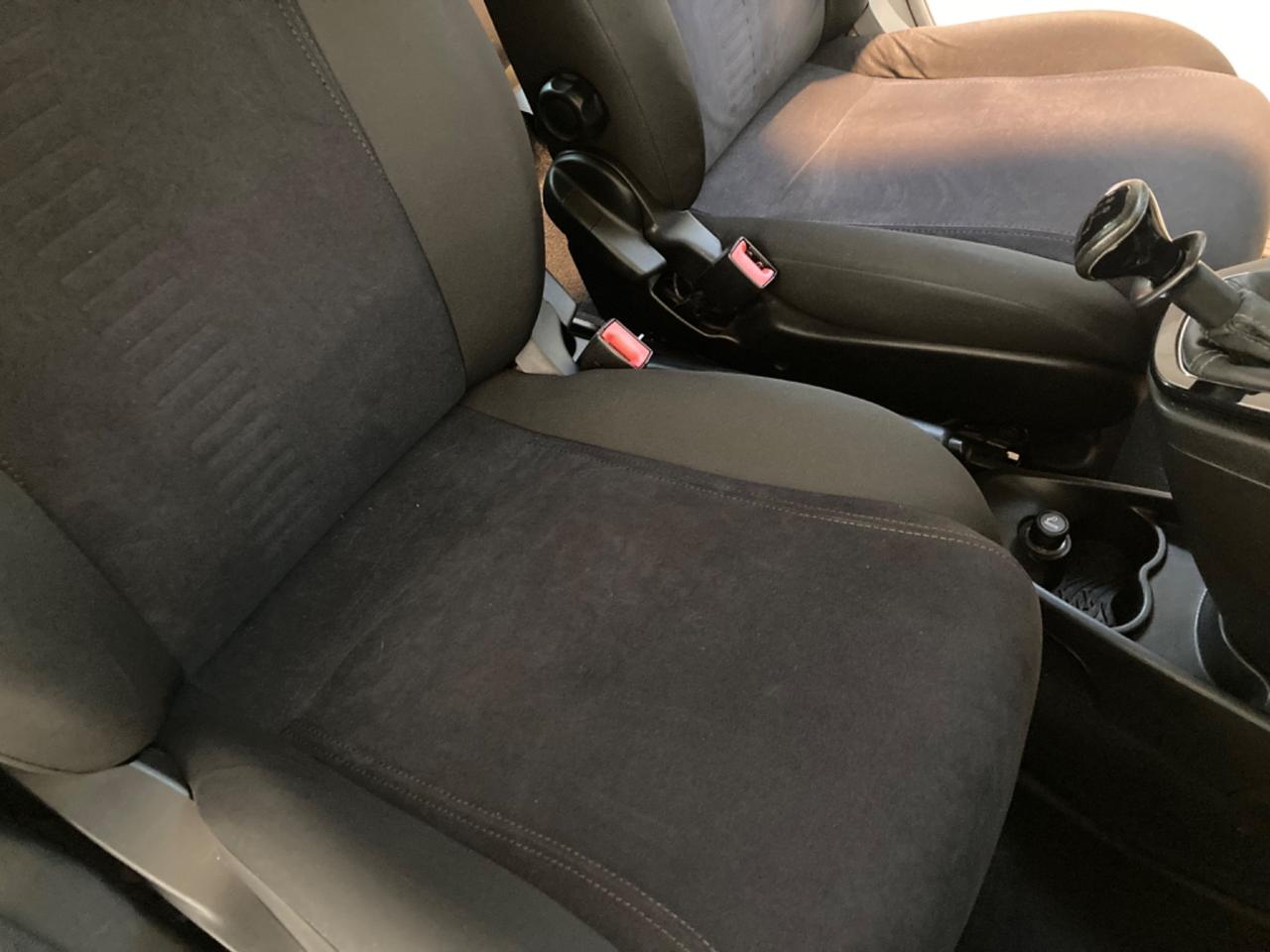 Lancia Ypsilon 1.2 69 CV 5 porte Gold km. Originali