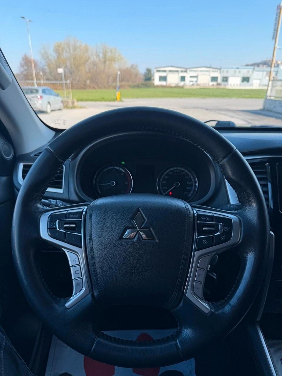 Mitsubishi L200 2.3 D Double Cab 4x4 Super Select P2 Intouch Intense