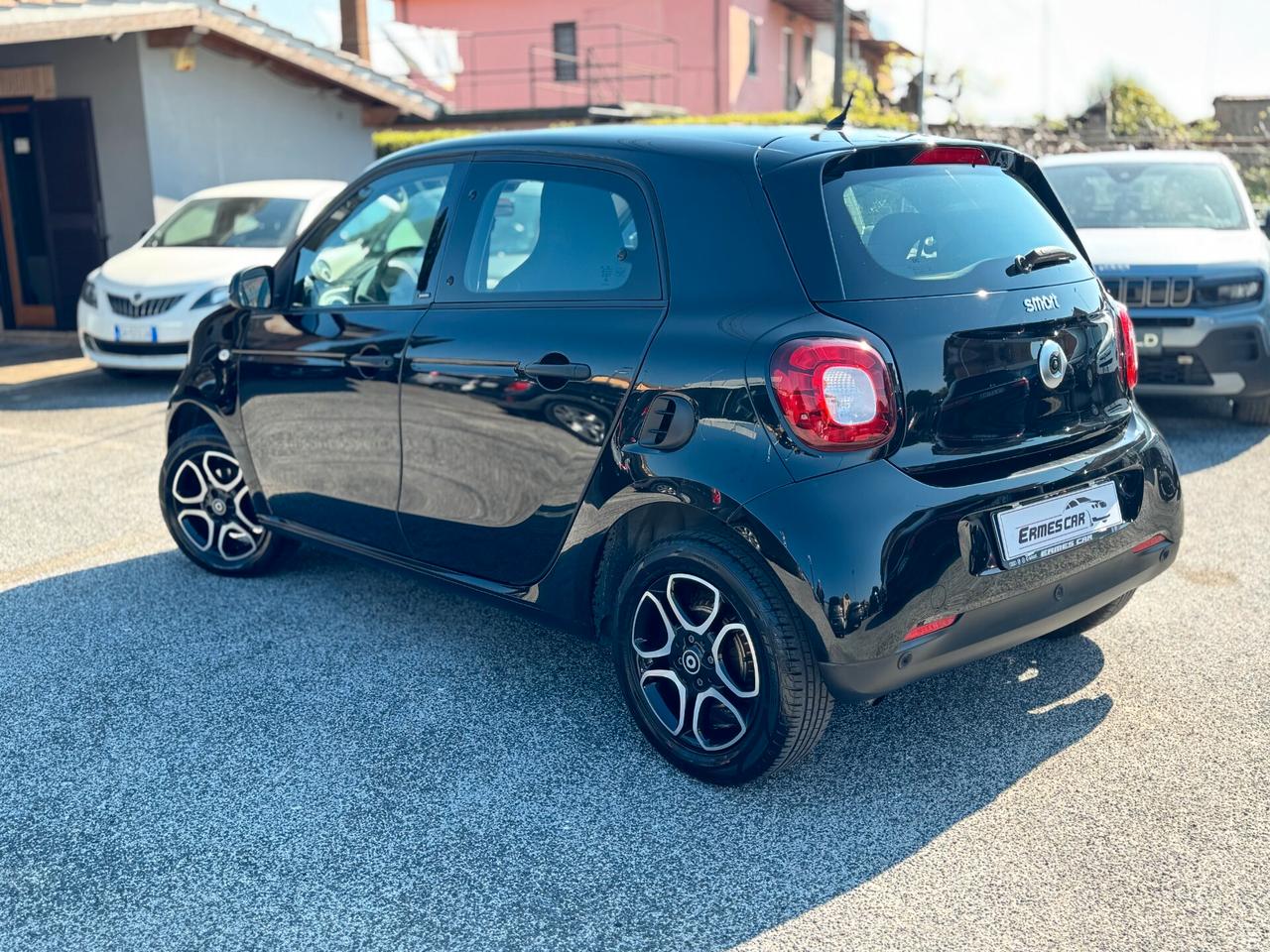 Smart ForFour PASSION LED NAVI KAMERA SENSORI FULL!!
