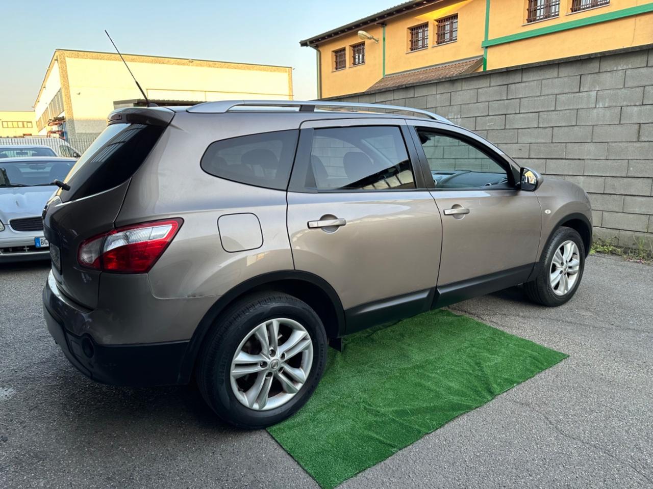 NISSAN QASHQAI 7 POSTI 1,6 BENZINA