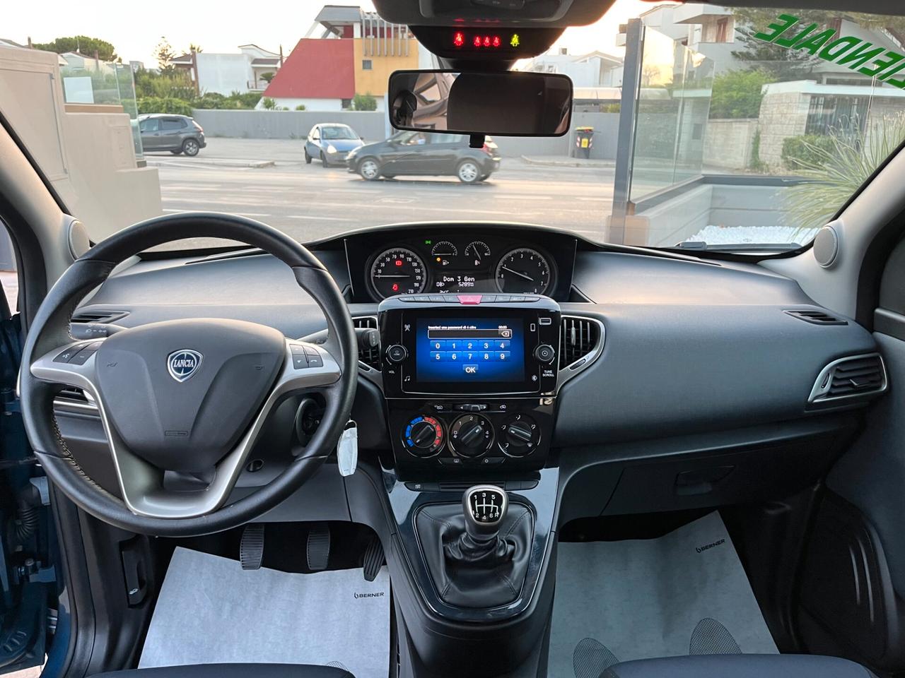 Lancia Ypsilon 1.0 FireFly 5 porte S&S Hybrid Gold