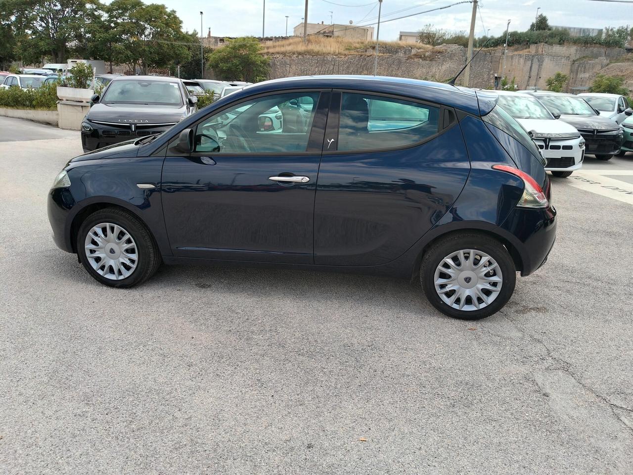 Lancia Ypsilon 1.2 69 CV 5 porte Silver