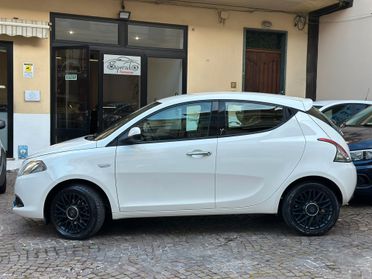 Lancia Ypsilon 1.3 MJT 16V 95 CV 5 OK neopatentati