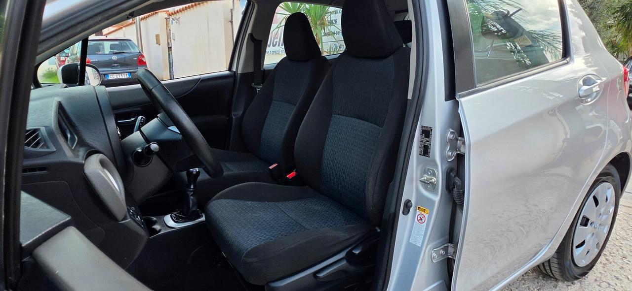 Toyota Yaris 1.0 LOUNGE 5 PORTE UNICA PROPRIETARIA