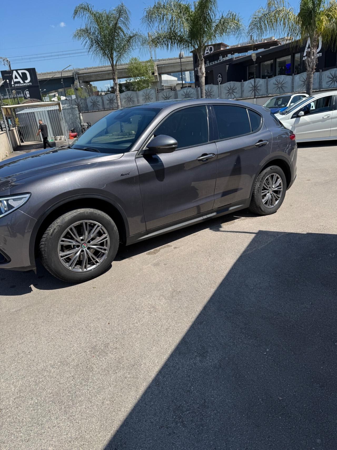 Alfa Romeo Stelvio 2.2 Turbodiesel 180 CV AT8 Q4 Business