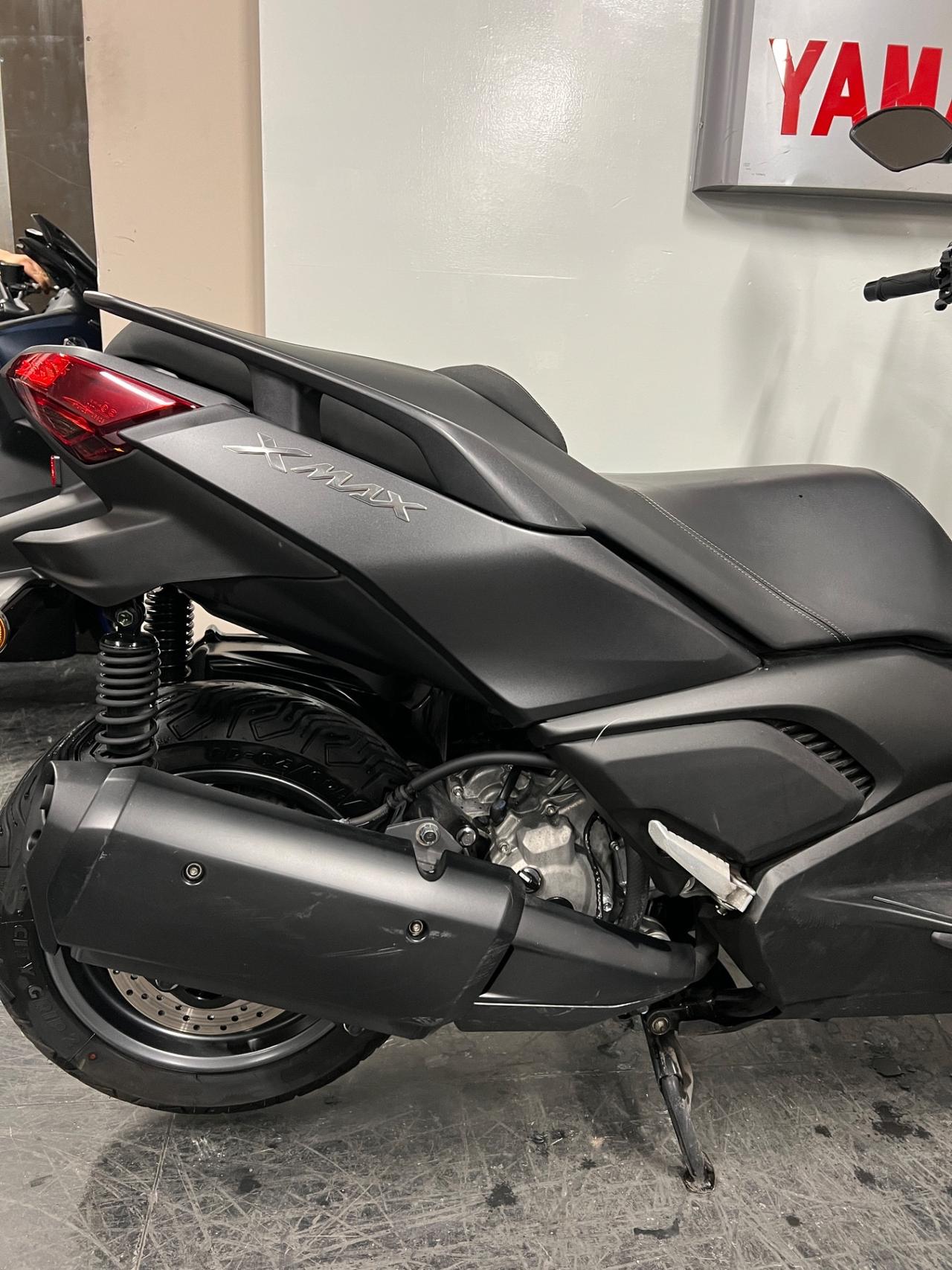 Yamaha X-Max 300