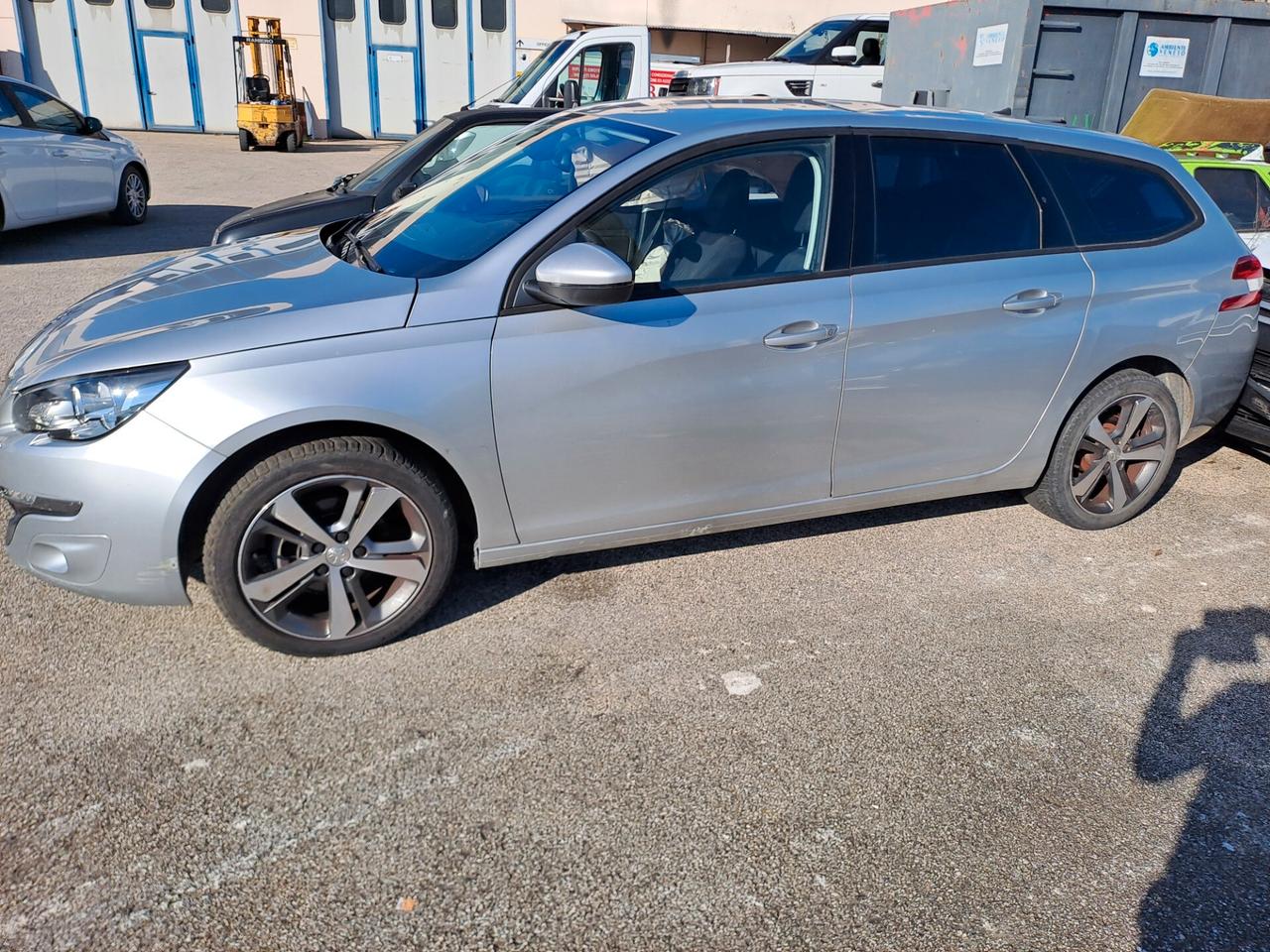 Peugeot 308 BlueHDi 120 S&S SW Business