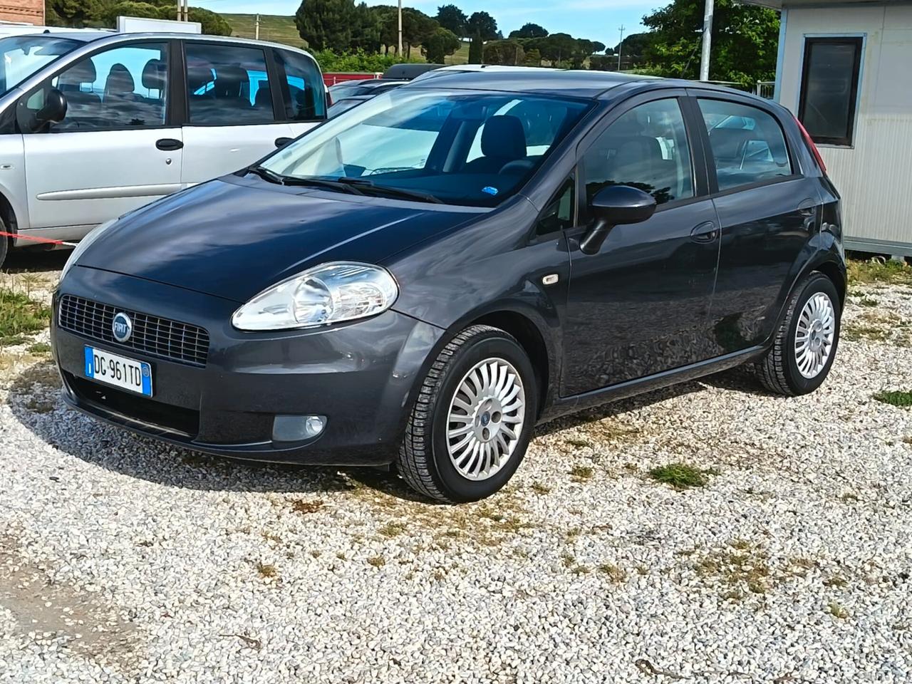 Fiat Grande Punto 2008 1.2BENZINA 65 CV 5 PORTE 160.0000KM OCCASIONE NEOPATENTATI