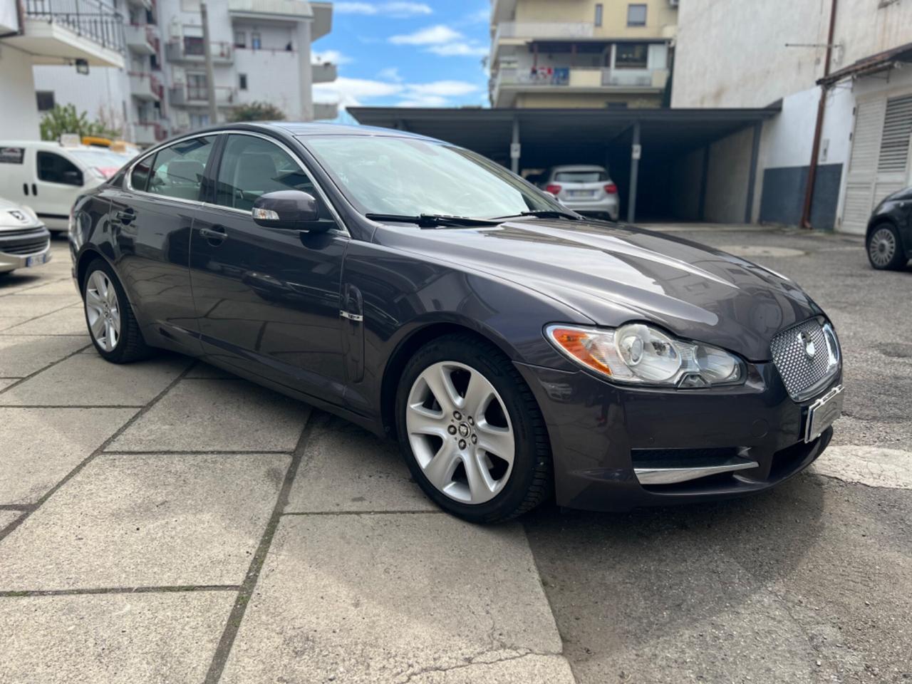 Jaguar XF 2.7D V6 Premium Luxury