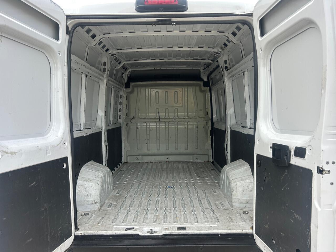 Peugeot Boxer 333 2.2 BlueHDi 140 S&S PC-TM Furgone