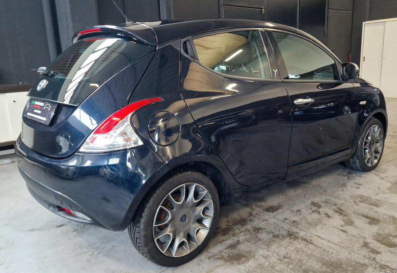 Lancia Ypsilon 0.9 TwinAir 85 CV 5 porte S&S Platinum