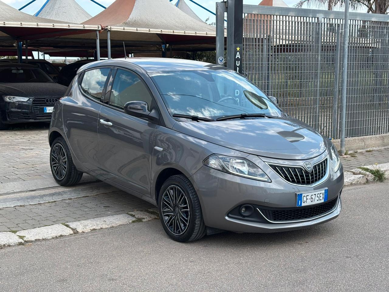 Lancia Ypsilon 1.0 FireFly Hybrid Gold - 2021