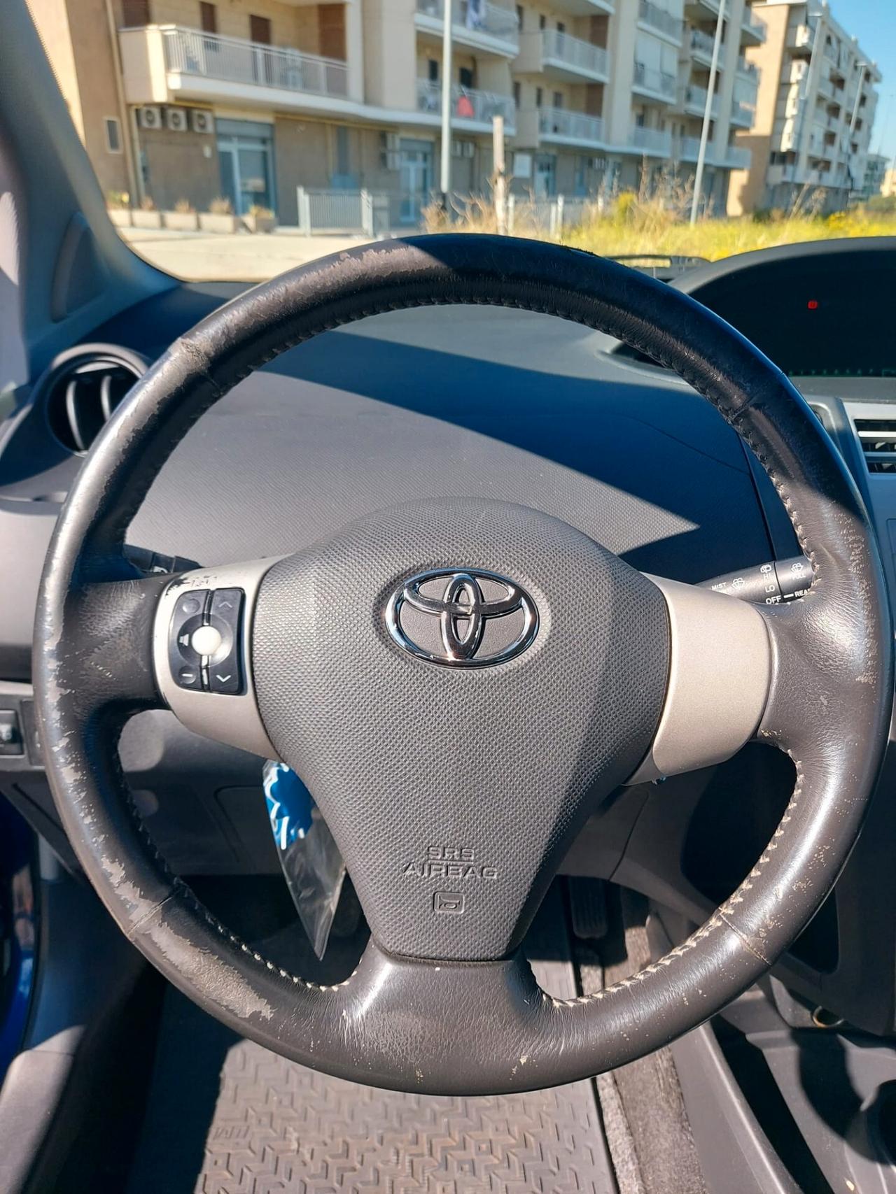 Toyota Yaris 1.0 5 porte Sol