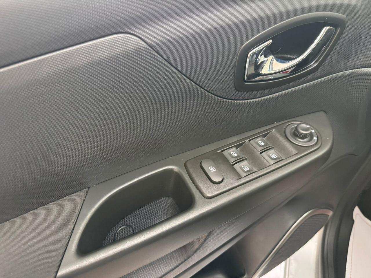 Renault Captur /1.5 dCi 90 CV / Diesel / 93000km