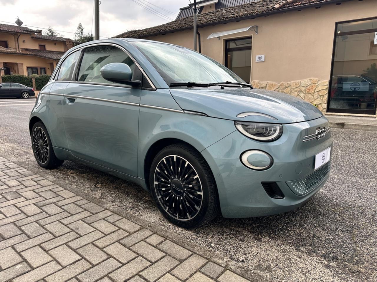 Fiat 500 500e 3+1 42 kWh La Prima
