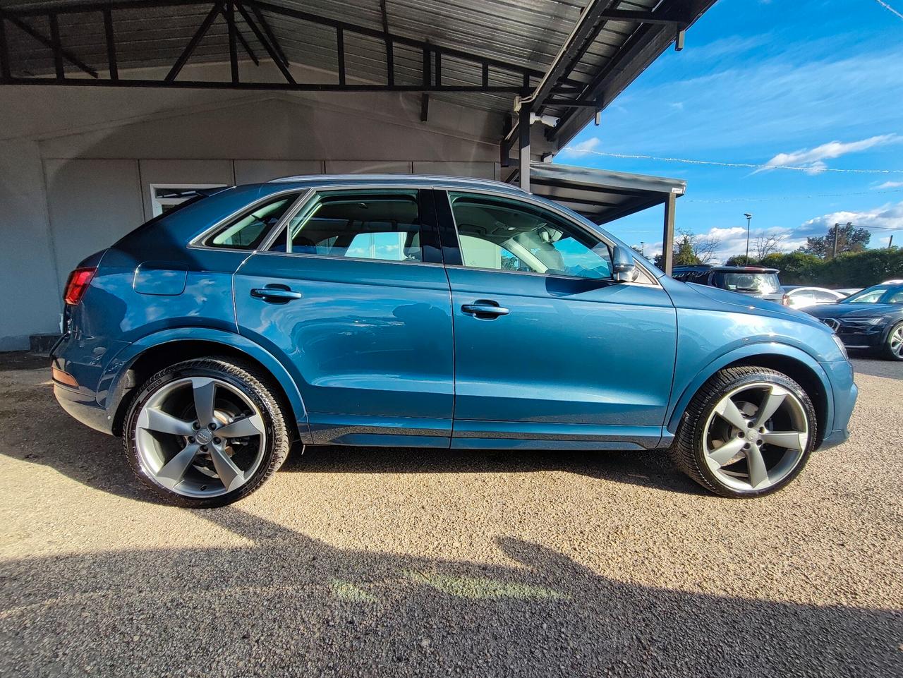 Audi Q3 2.0 TFSI 220 CV quattro S tronic Sport
