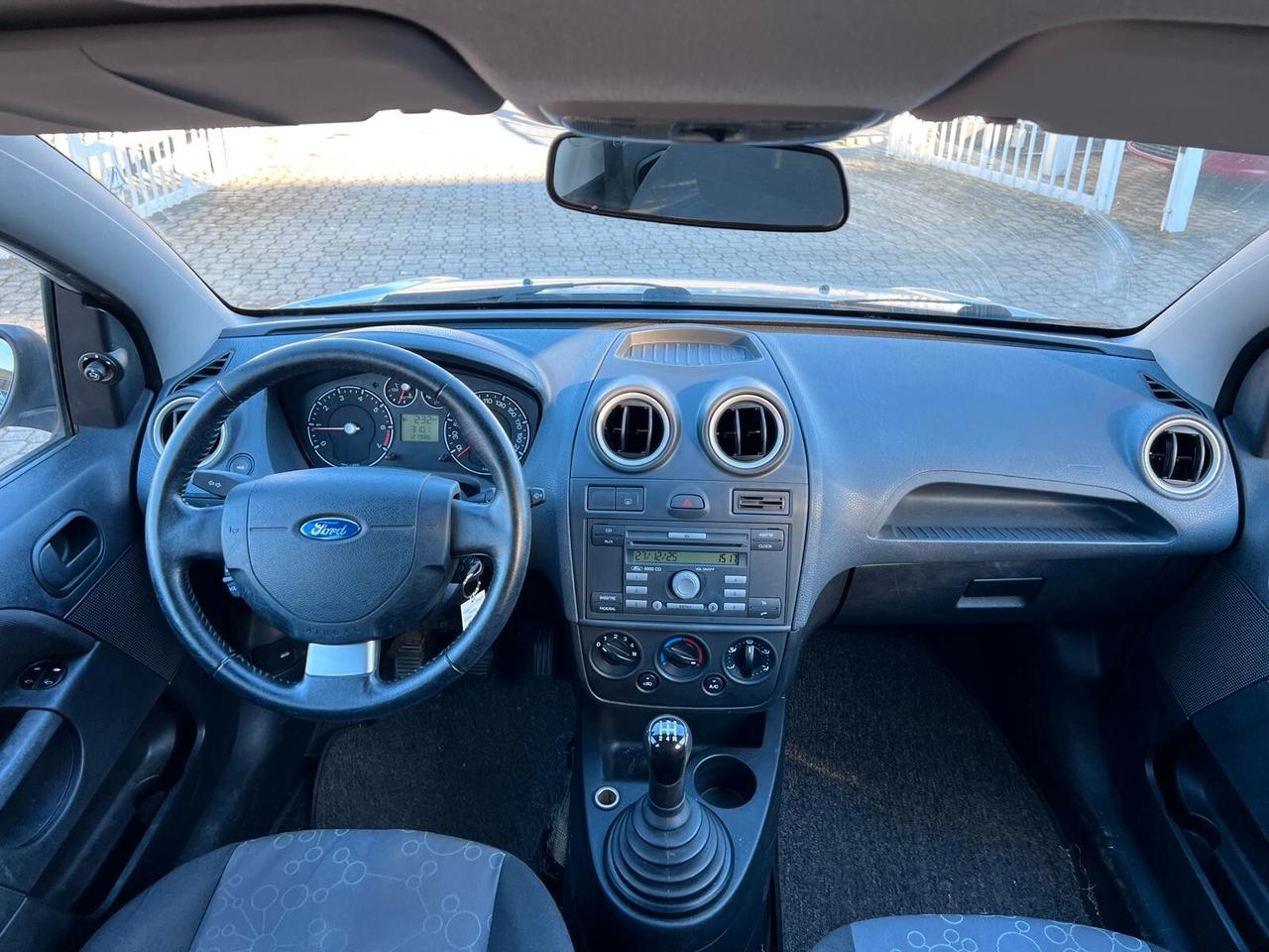 Ford Fiesta 1.2 16V 5p. Ghia