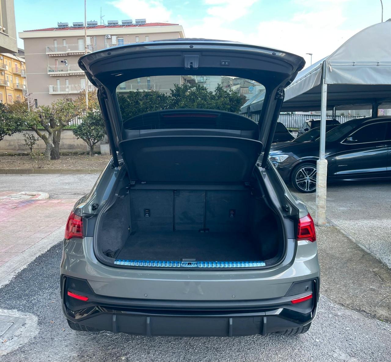 Audi Q3 40 TDI SPB S-line quattro Identity Black