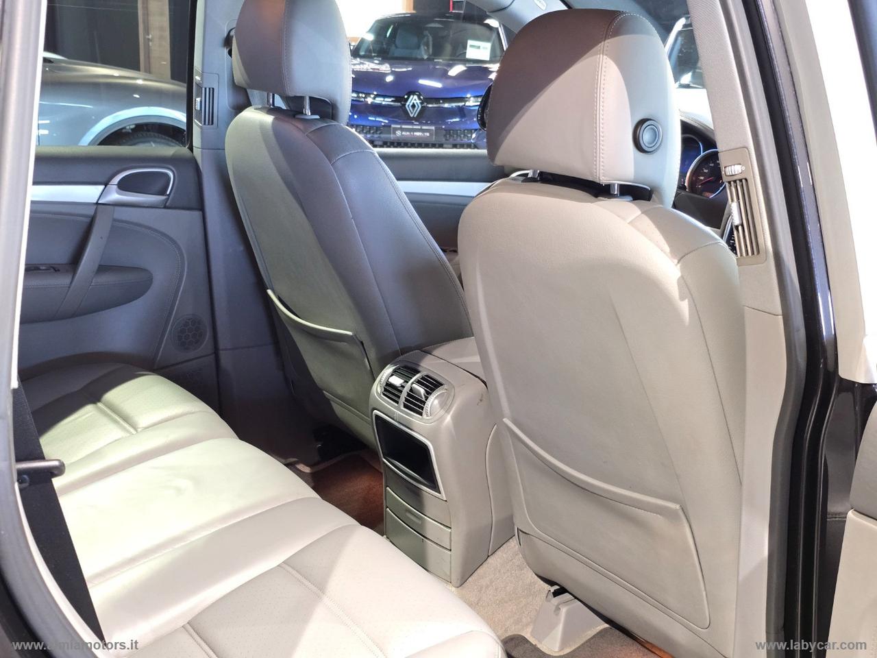 PORSCHE Cayenne S