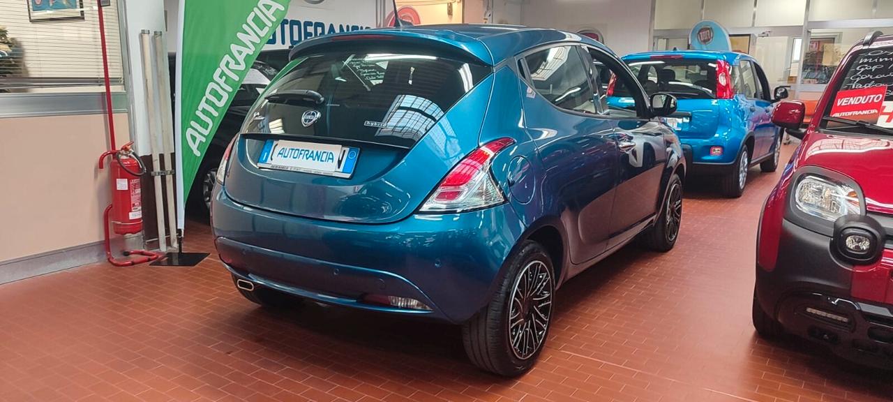 Lancia Ypsilon 1.0 FireFly 5 porte S&S Hybrid Gold