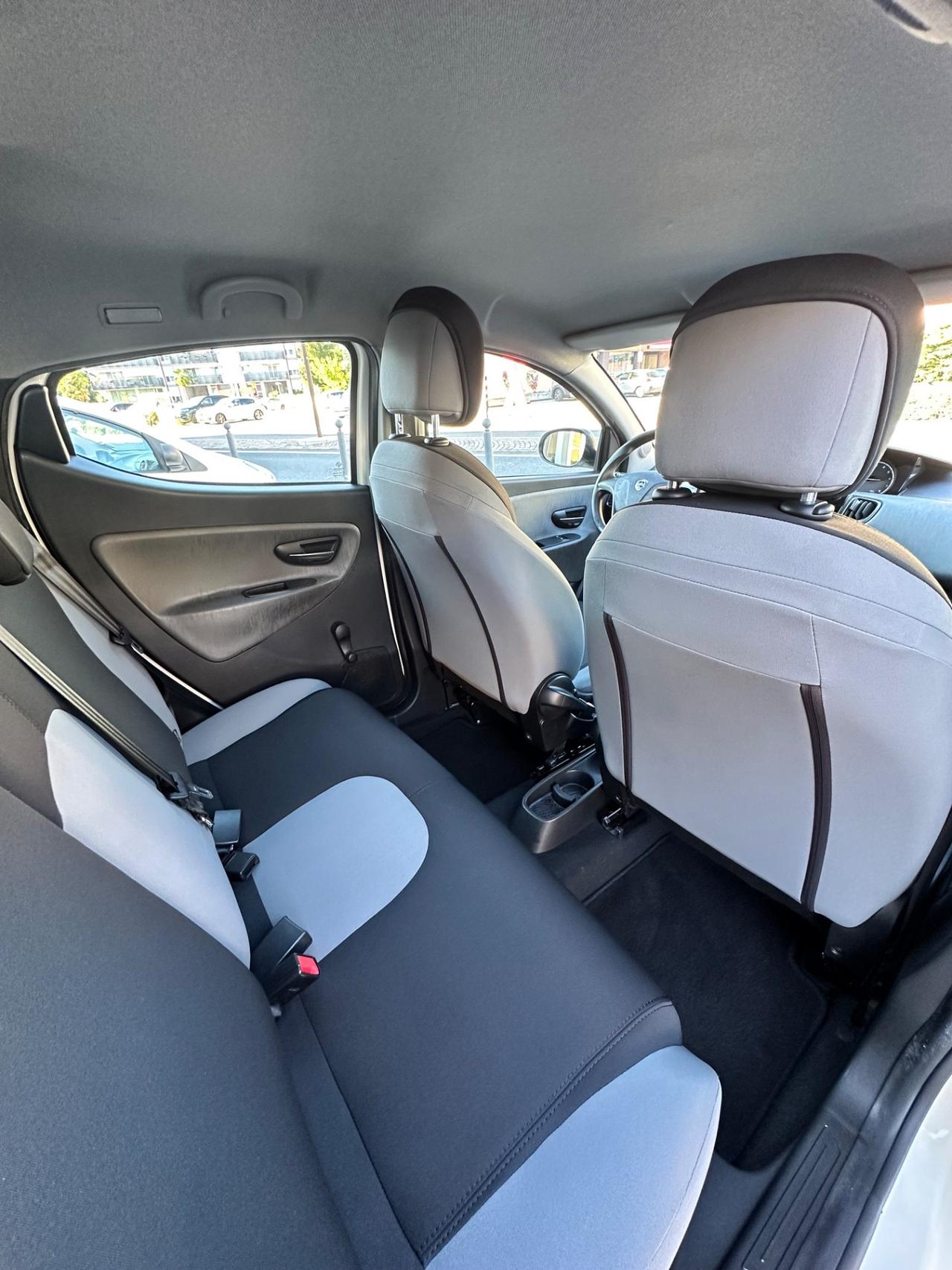 Lancia Ypsilon 1.2Bz 69Cv 5P - Uniproprietario