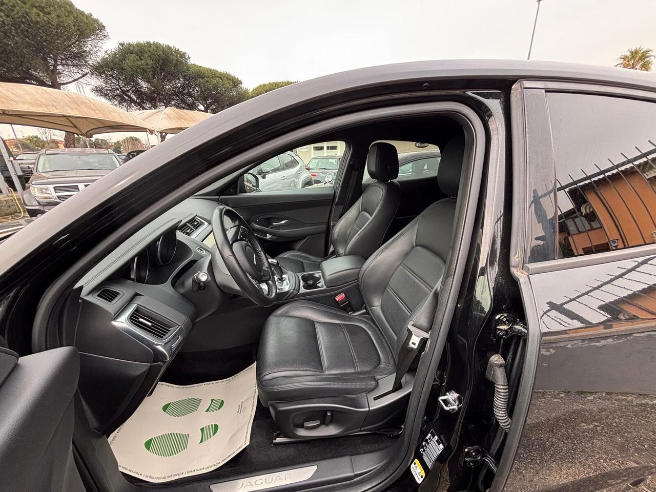 Jaguar E-Pace 2.0D I4 163 CV R-Dynamic SE