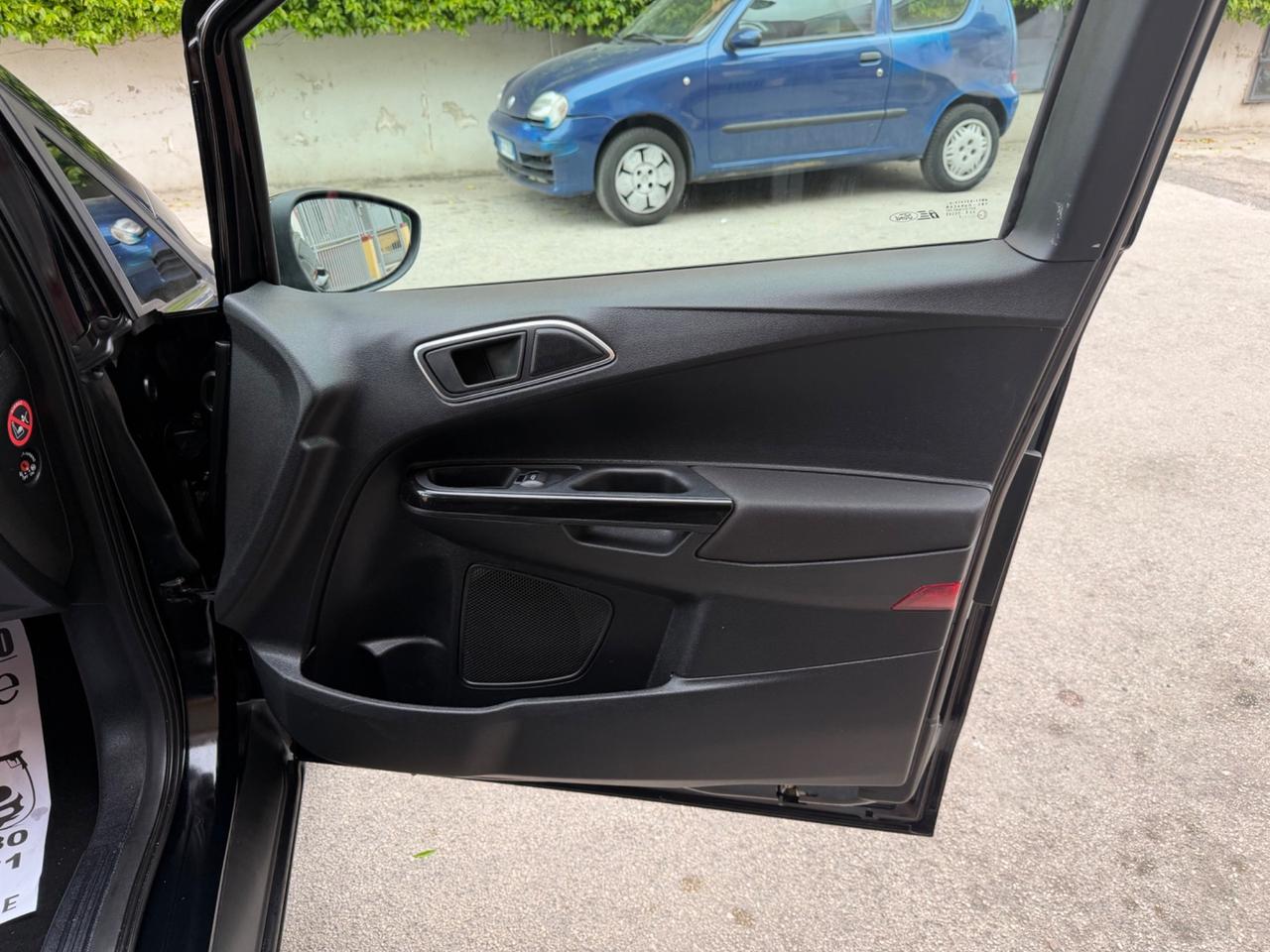 Ford B-Max 1.5 TDCi 75 CV Business Titanium