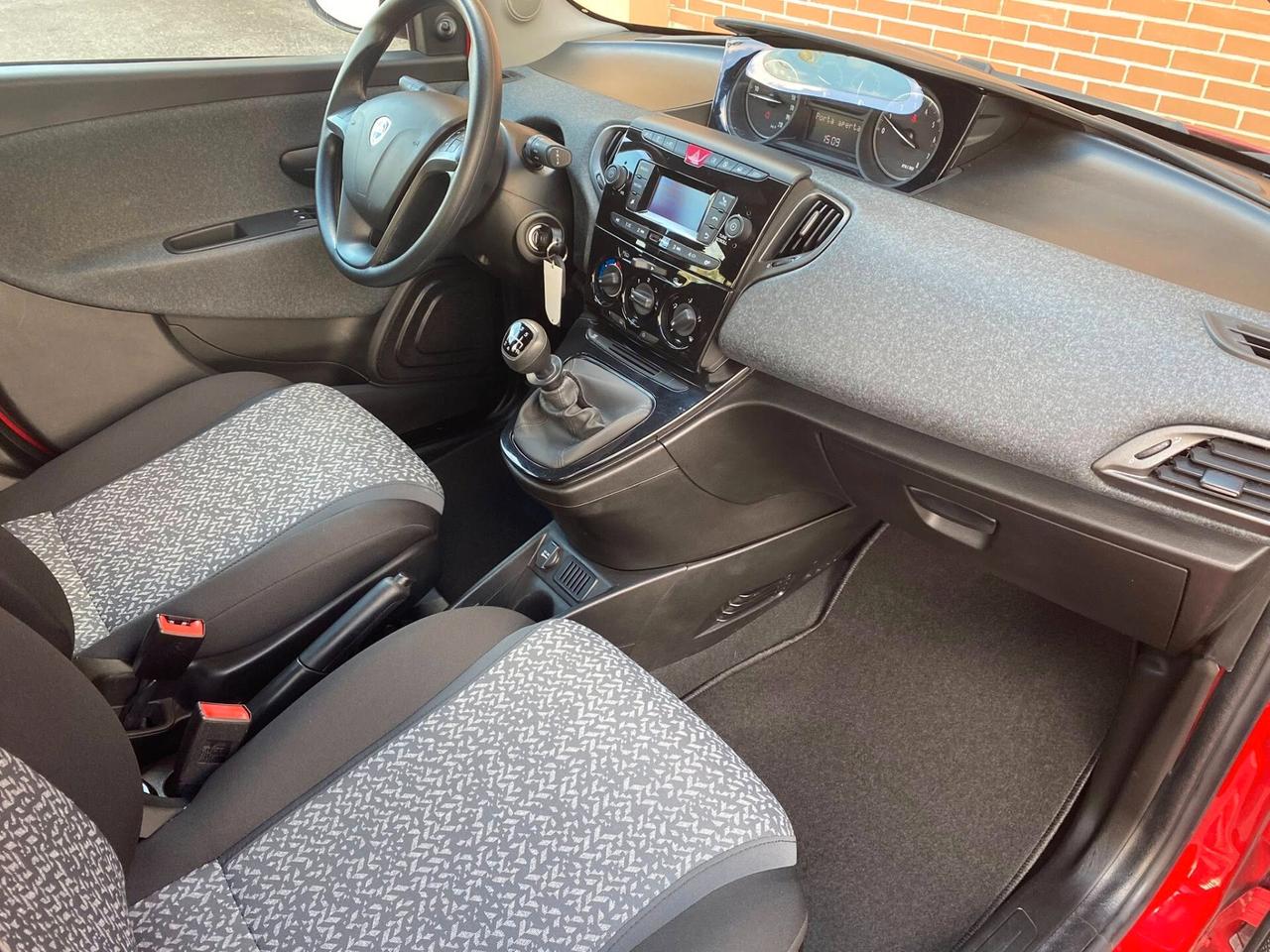 LANCIA YPSILON HYBRID 1.0cc OK NEOPATENTATI